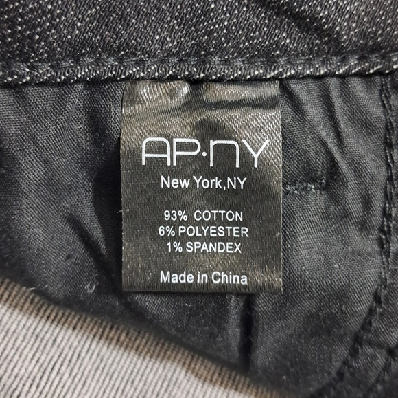 APNY Liberty Asymmetric Raw Hem Black Jeans Women’s 8 Cropped Slim - Picture 7 of 16